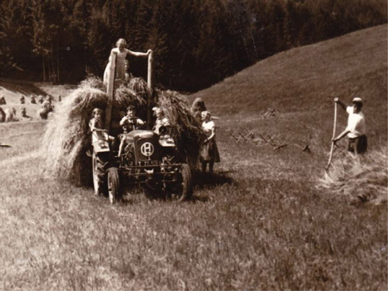 Der erste Traktor am Marxnhof